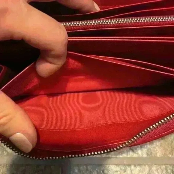 Prada Diagramme Calfskin Leather Continental Wallet GUC - Picture 8 of 14